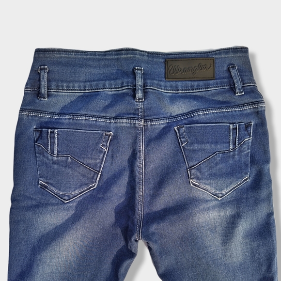 Wrangler Mid-Rise Skinny Jeans - Picture 4 of 6